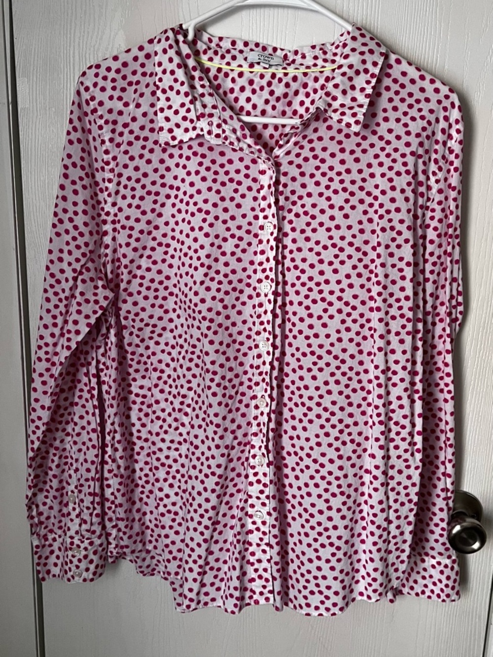 Crown & Ivy Pink Light Pink Circles Button Up Long Sleeve Collared Shirt Size XL